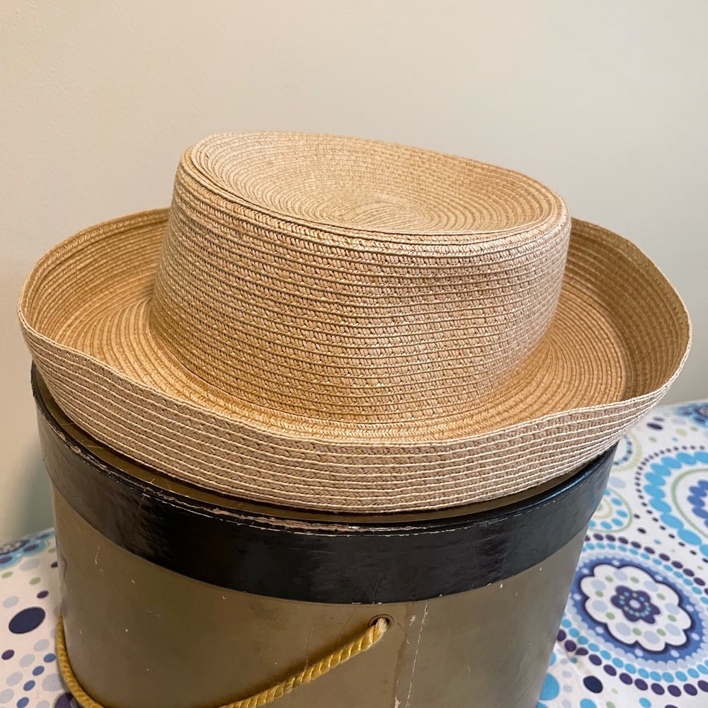Natural straw hat